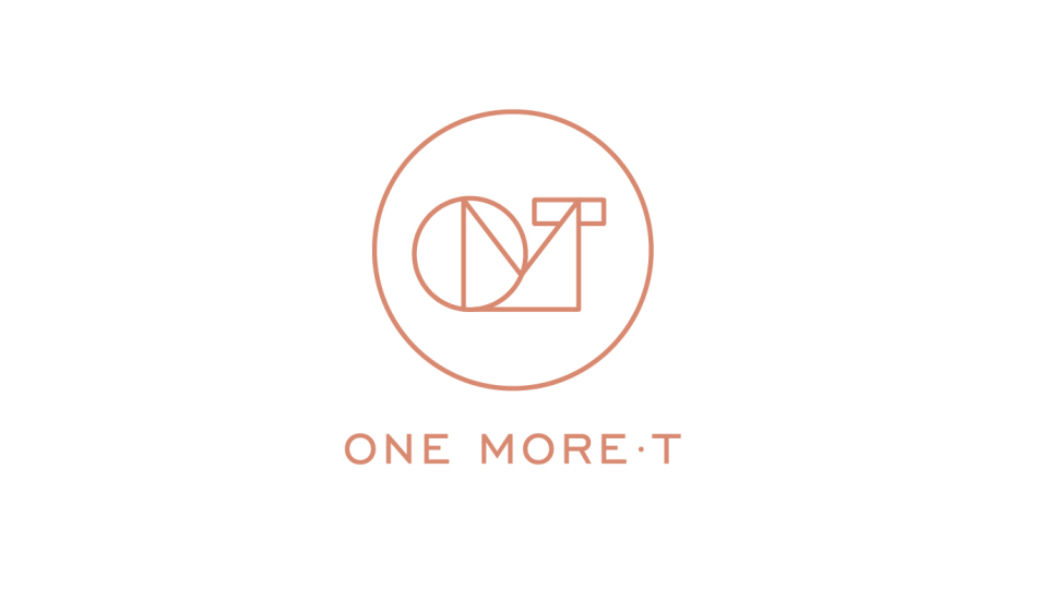 One More·T服飾公司LOGO設(shè)計(jì)