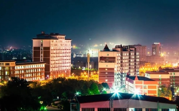 云南民族大学应用技术学院分析图