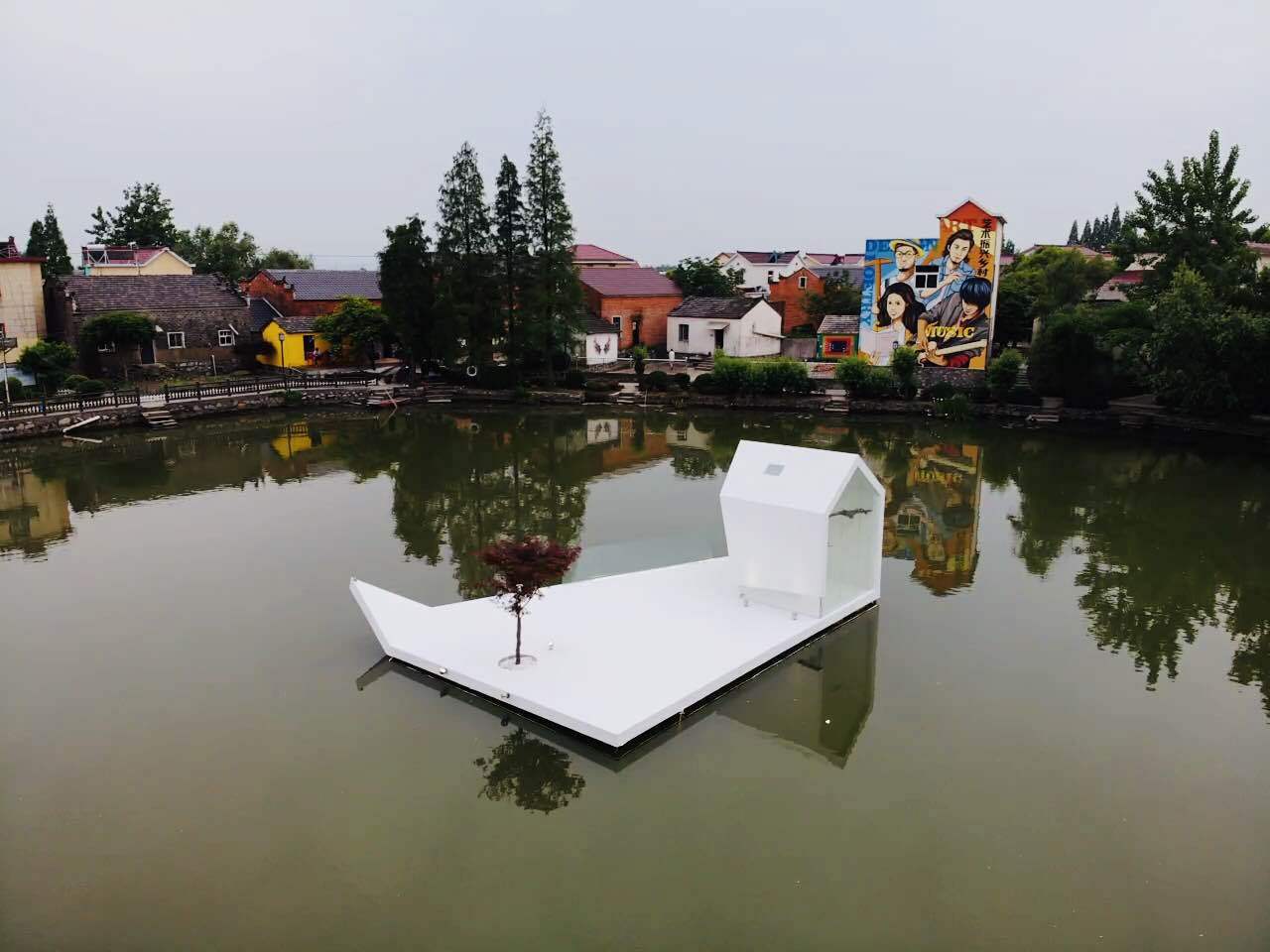 犁桥水上美术馆图1