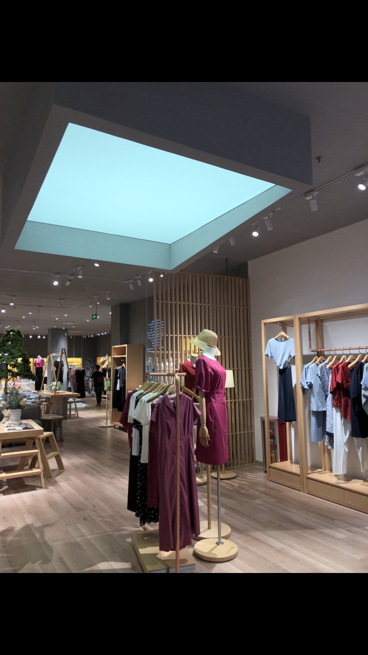 品牌服装店铺图3